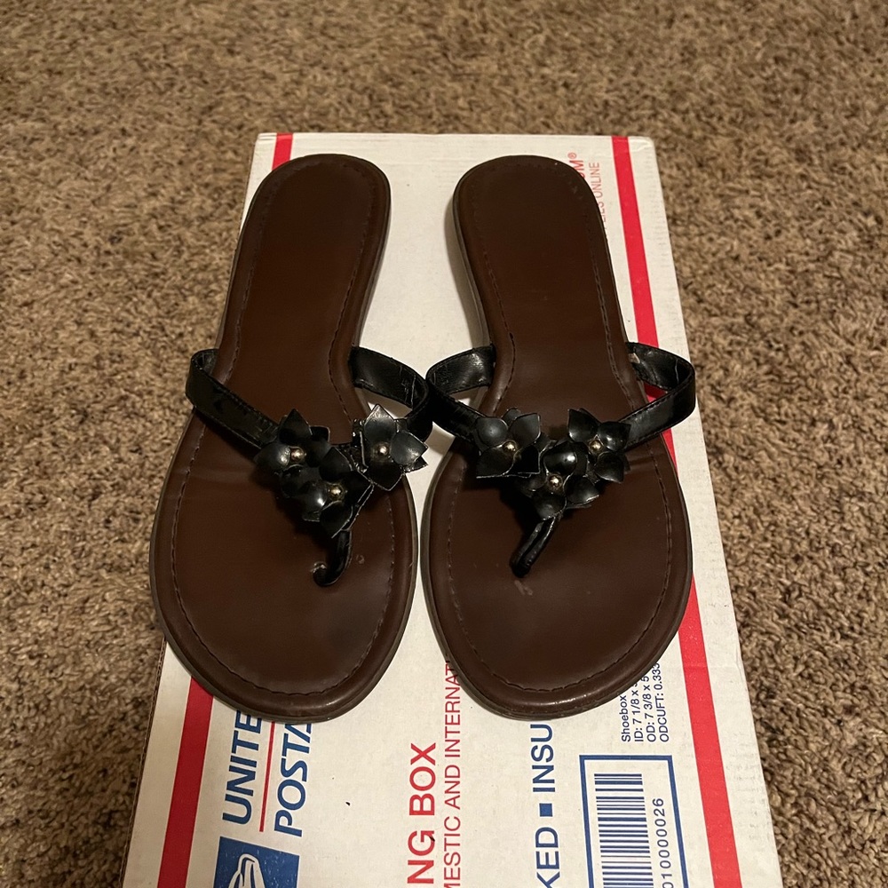 4/$25 Ladies black flat sandals